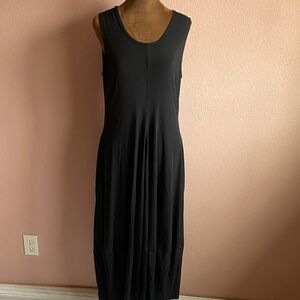 7 HANDS DESING Stretch Chic Black Sleeveless Midi Dress